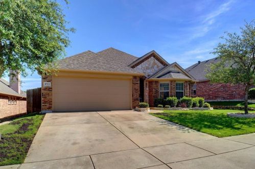 8713 Vista Royale Dr, Fort Worth, TX 76108-7946