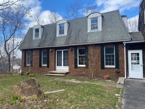 53 Division Rd, West Greenwich, RI 02817-2541