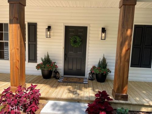 135 Highland Dr, Carrollton, GA 30116-5437