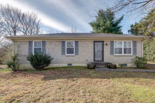 105 Mae Cir, Dickson, TN 37055-2729