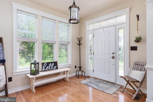 14176 Catbird Dr, Gainesville, VA 20155-5855