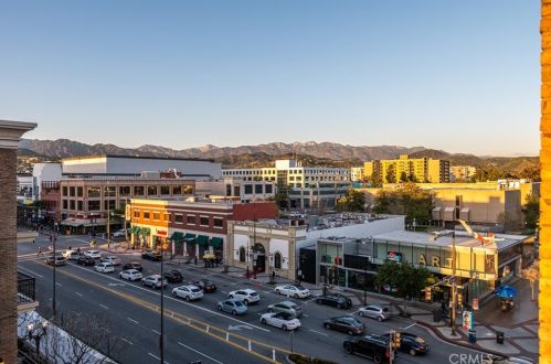 519 Caruso Ave, Glendale CA  91210-1518 exterior