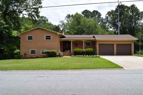 18 Ivanhoe Cir, Greenville, SC 29615-2002