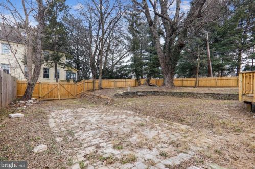 8401 Cedar St, Silver Spring MD 20910-4324 exterior