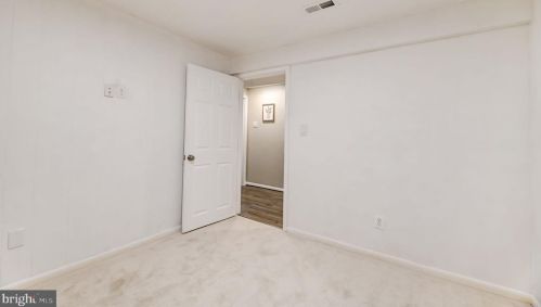 7203 Hadlow Dr, Springfield VA  22152-3529 exterior