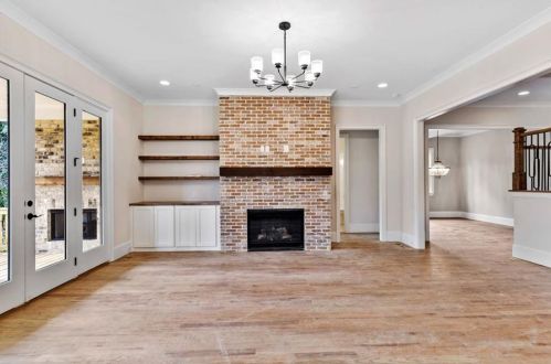 595 Mabry Rd, Atlanta GA  30319-2683 exterior