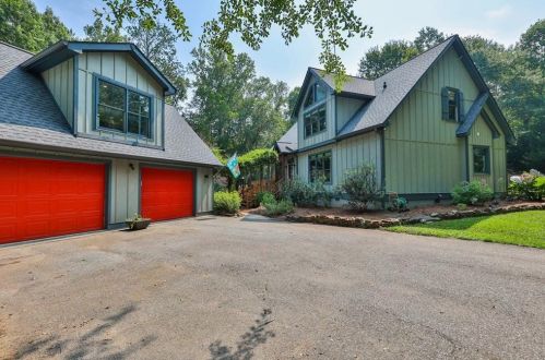 565 Rice Dr, Auburn, GA 30011-2523