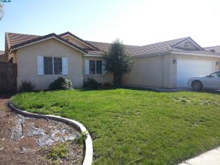 1953 Tahoe Ave, Tulare, CA 93274-7819