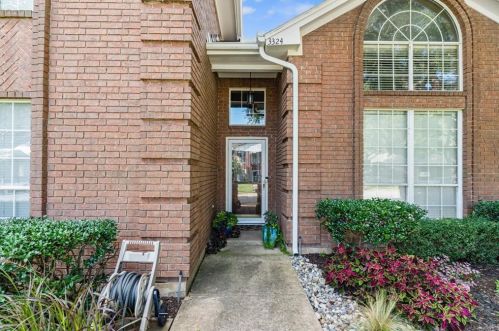 3324 Willow Creek Way, Bedford, TX 76021-2966