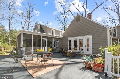 302 Lee Dr, Fredericksburg, VA 22401-2232