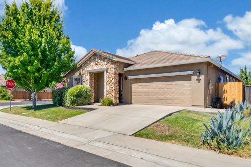 5500 Nectar Cir, Elk Grove, CA 95757-4336