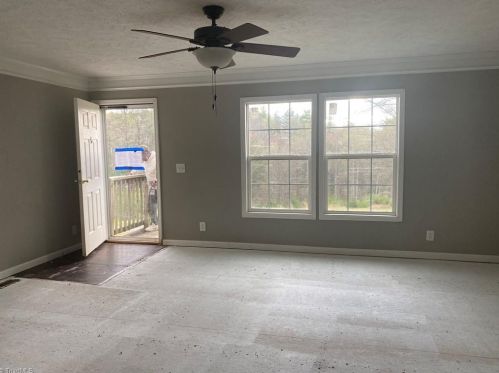 217 Mcmillian Ln, Mount Airy, NC 27030-8271