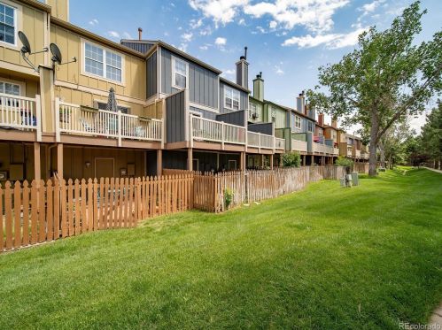 11885 Kepner Dr, Aurora CO 80012-3284 exterior