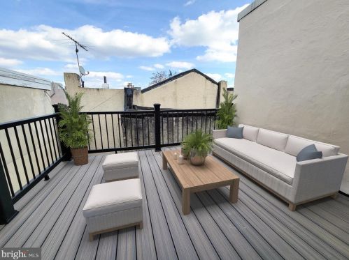 931 11 St, Philadelphia PA  19147-1901 exterior