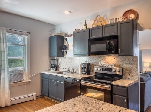 250 Cottage St, Woonsocket, RI 02895-5319