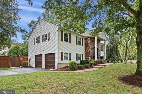 5 Duffield Dr, Trenton, NJ 08628-2005