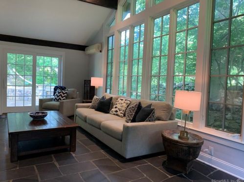 25 Burchard Ln, Norwalk CT  06853-1104 exterior