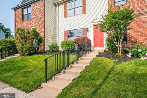 3 Tompkins Pl, Trenton, NJ 08648-4343
