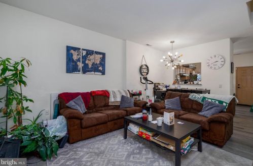 727 13th St, Philadelphia PA  19123-0024 exterior