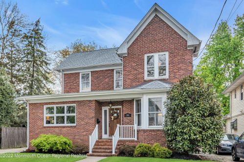 39 Arthur Pl, Tinton Falls, NJ 07701-1707