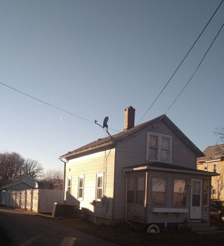 611 Jackson Ave, Nelson, IL 61021-3440