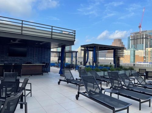 555 5th St, Austin TX  78701-3796 exterior