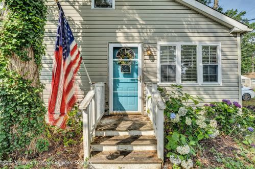1623 Whitcomb Rd, Lacey, NJ 08731-3346