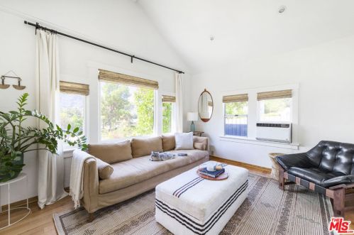 3755 1 Ave, Glendale CA  91214-2431 exterior