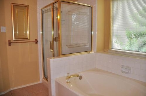 2114 Copperleaf Dr, Garland TX  75040-2806 exterior