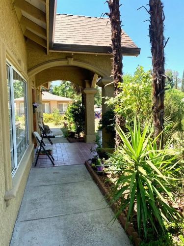 6906 Henning Dr, Citrus Heights, CA 95621-2840