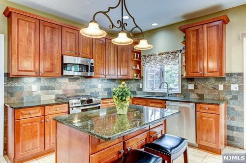 8 Matthew Ct, Dover NJ  07869-1058 exterior