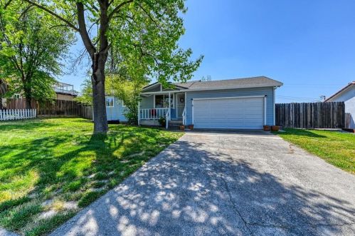 9180 Crown St, Citrus Heights, CA 95662-3552
