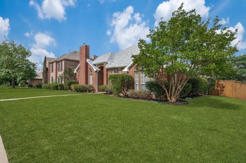 4019 Black Oak Dr, Carrollton TX  75007-1027 exterior