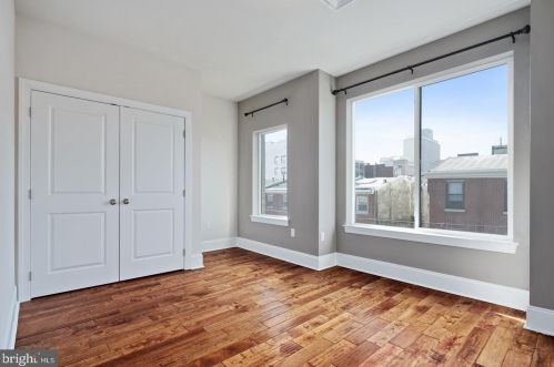 541 12 St, Philadelphia PA 19123-1156 exterior