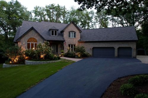 15211 Shamrock Ln, Bull Valley, IL 60098-9417