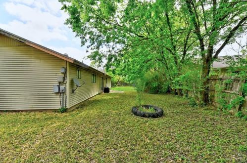 2307 Deadwood Dr, Austin TX  78744-2854 exterior