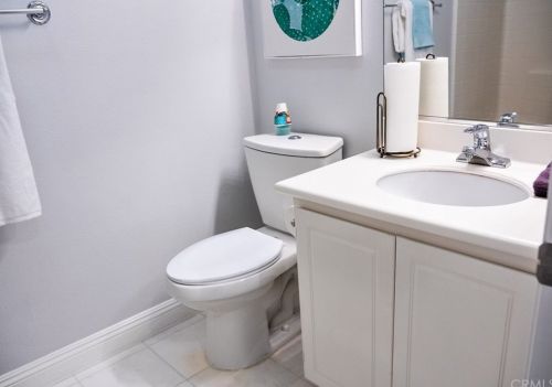 1 Lilac, Irvine CA  92618-6908 exterior