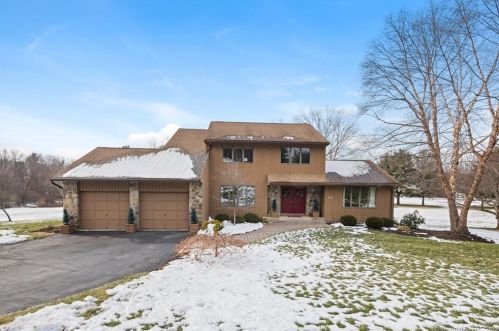 12 Darlene Dr, Wapping, CT 06074-2855
