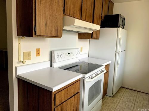 156 Streamwood, Irvine CA  92620-1940 exterior