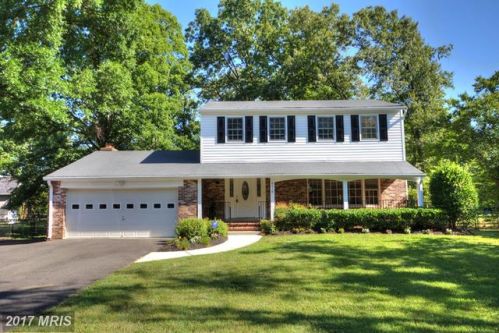 6416 Greenleaf St, Springfield, VA 22150-1105