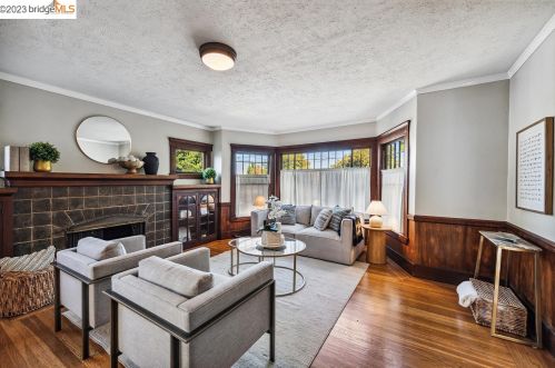 1938 Ward St, Berkeley, CA 94703-2219