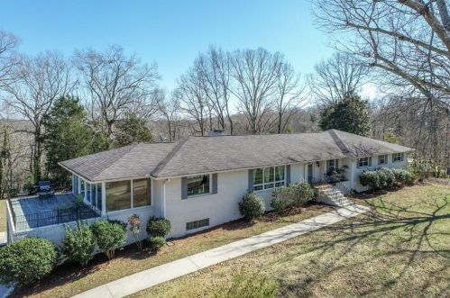 980 Lakemont Dr, Gainesville, GA 30501-2704