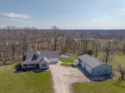 180 Thomas Ln, Old Alexandria, MO 63379-5619