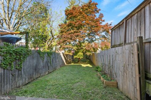 231 Mulberry St, Lancaster PA  17603-3741 exterior