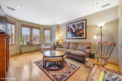 3319 Bell Ave, Chicago, IL 60608-6008