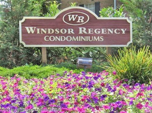49 Garden View Ter, East Windsor NJ  08520-4611 exterior