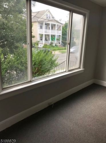 8 Chapman St, Bloomfield NJ  07003-3711 exterior