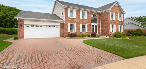 670 Kylemore Dr, Des Plaines, IL 60016-8712