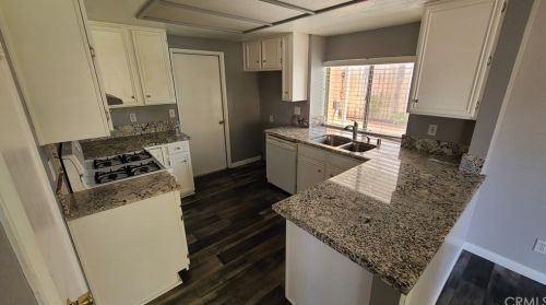 39816 Oak Cliff Dr, Temecula, CA 92591-4568