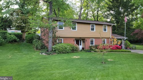 6810 Murray Ln, Annandale, VA 22003-1924